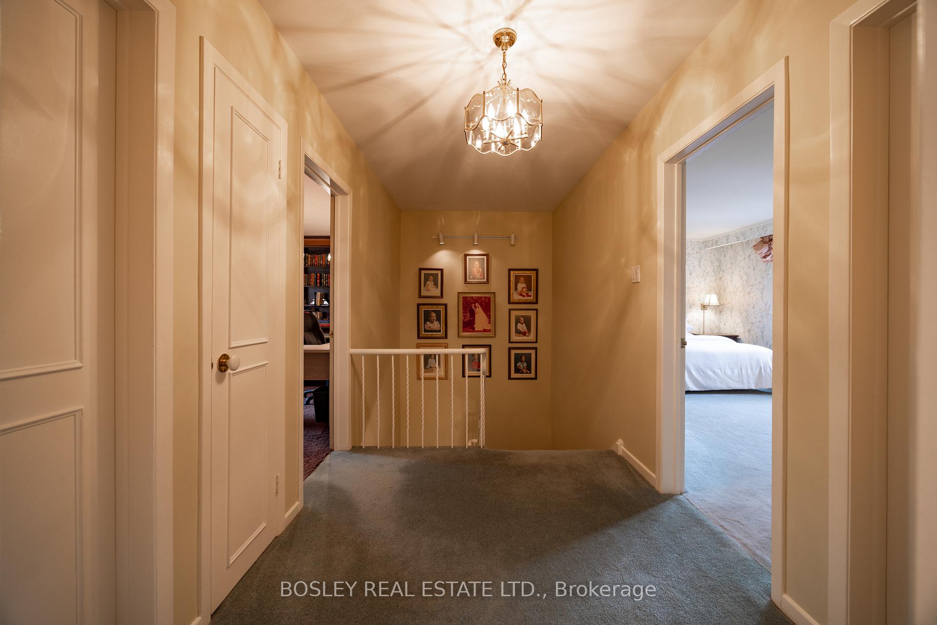 195 Upper Canada Dr, Toronto, ON M2P1T2 | 4 Bedroom 3 Bathroom Detached House | Image 24