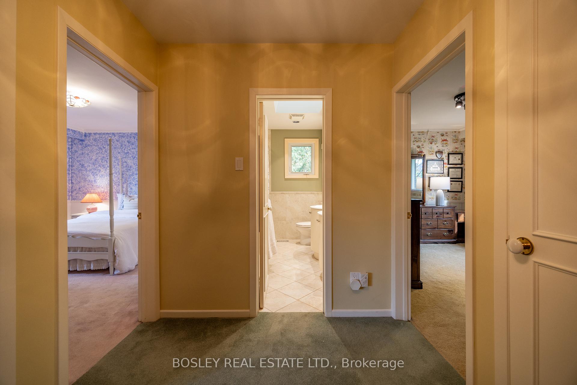 195 Upper Canada Dr, Toronto, ON M2P1T2 | 4 Bedroom 3 Bathroom Detached House | Image 25