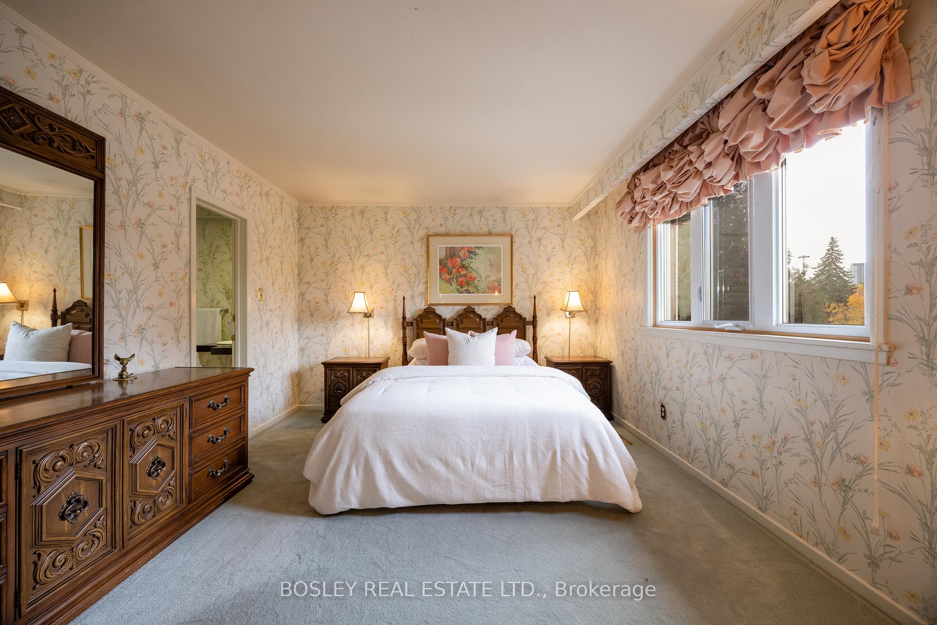 195 Upper Canada Dr, Toronto, ON M2P1T2 | 4 Bedroom 3 Bathroom Detached House | Image 27