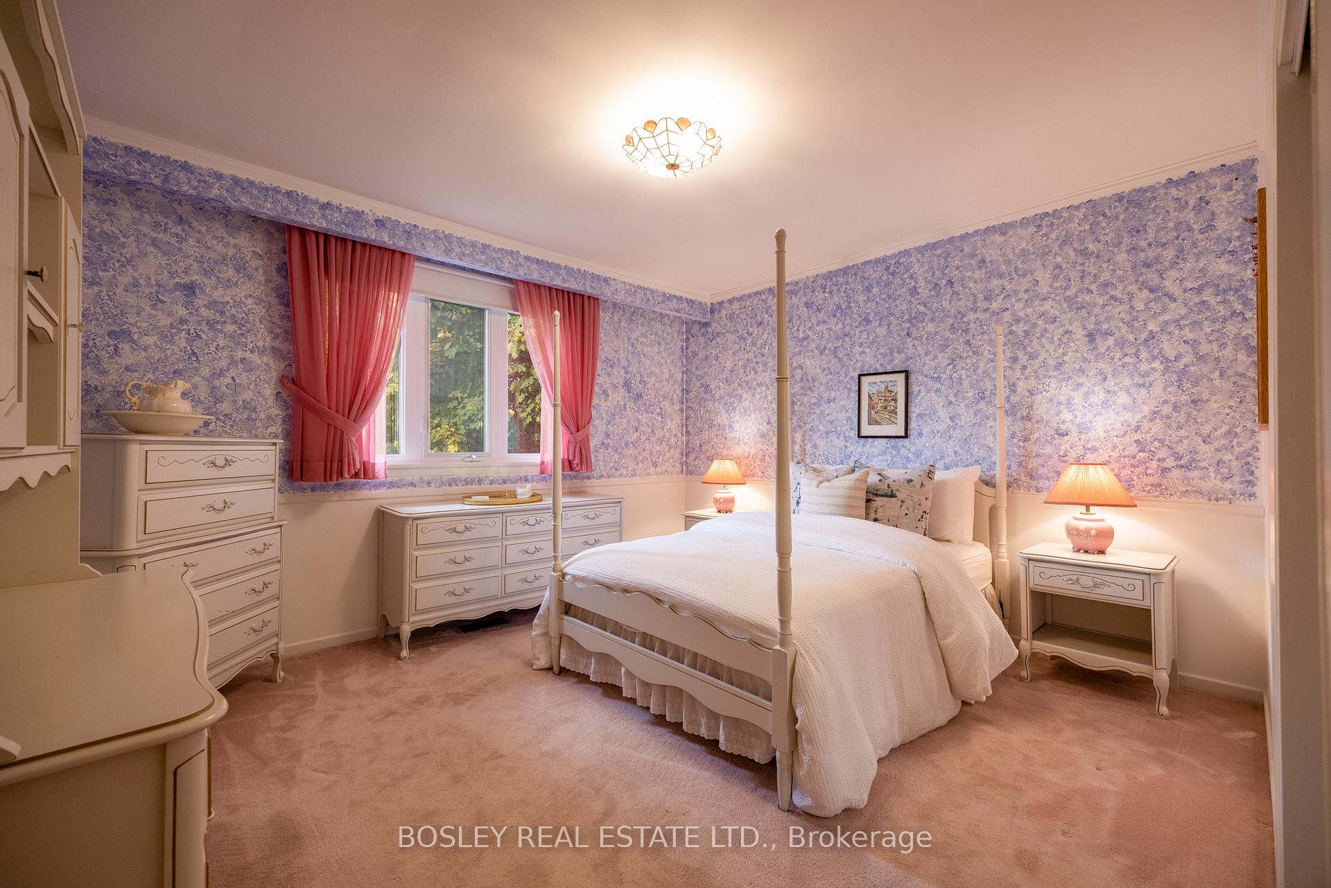 195 Upper Canada Dr, Toronto, ON M2P1T2 | 4 Bedroom 3 Bathroom Detached House | Image 31