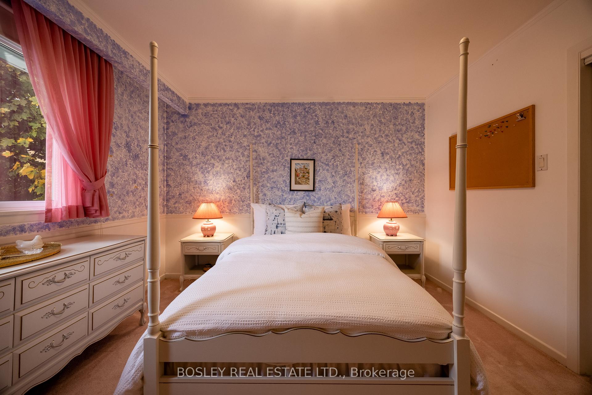 195 Upper Canada Dr, Toronto, ON M2P1T2 | 4 Bedroom 3 Bathroom Detached House | Image 32