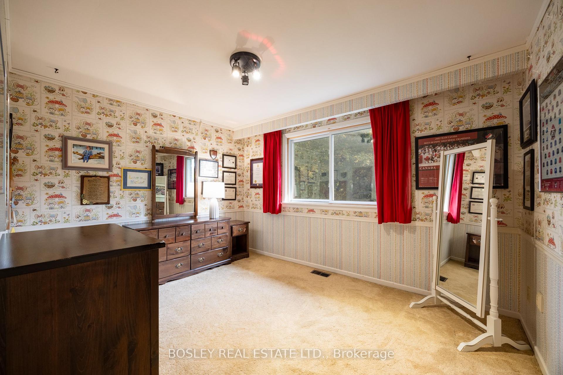 195 Upper Canada Dr, Toronto, ON M2P1T2 | 4 Bedroom 3 Bathroom Detached House | Image 33