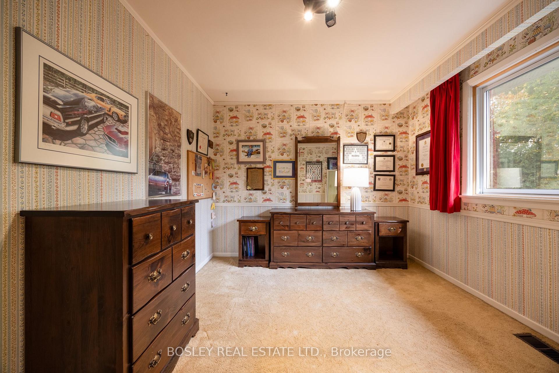 195 Upper Canada Dr, Toronto, ON M2P1T2 | 4 Bedroom 3 Bathroom Detached House | Image 34