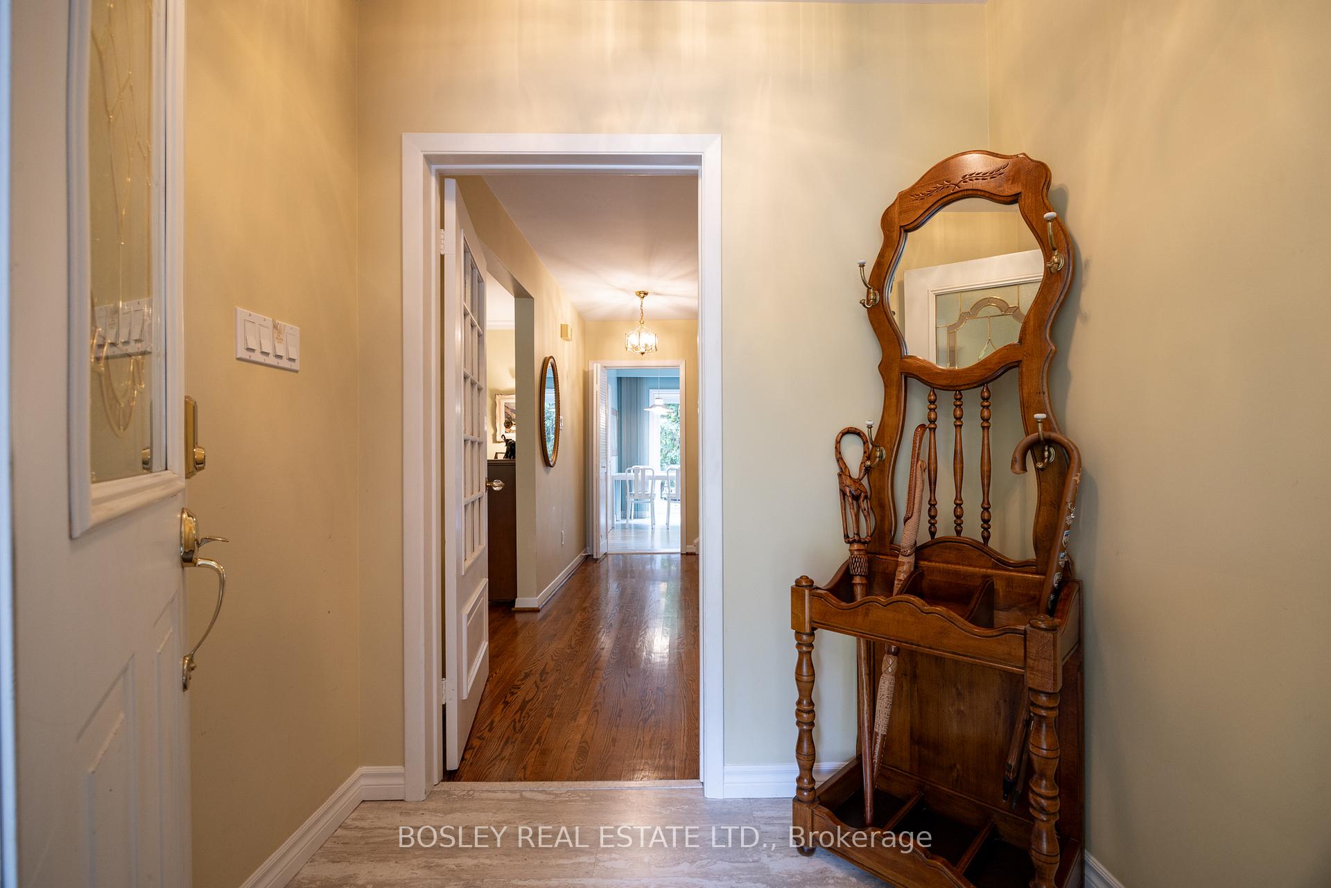 195 Upper Canada Dr, Toronto, ON M2P1T2 | 4 Bedroom 3 Bathroom Detached House | Image 4