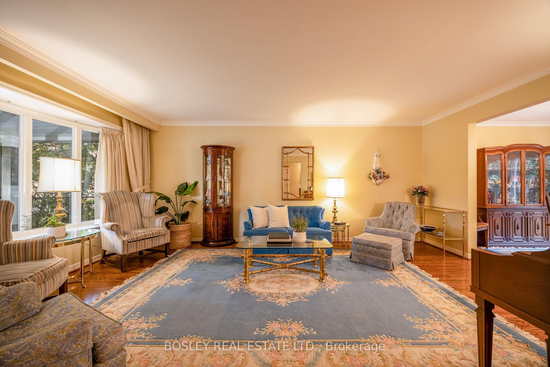 195 Upper Canada Dr, Toronto, ON M2P1T2 | 4 Bedroom 3 Bathroom Detached House | Image 6