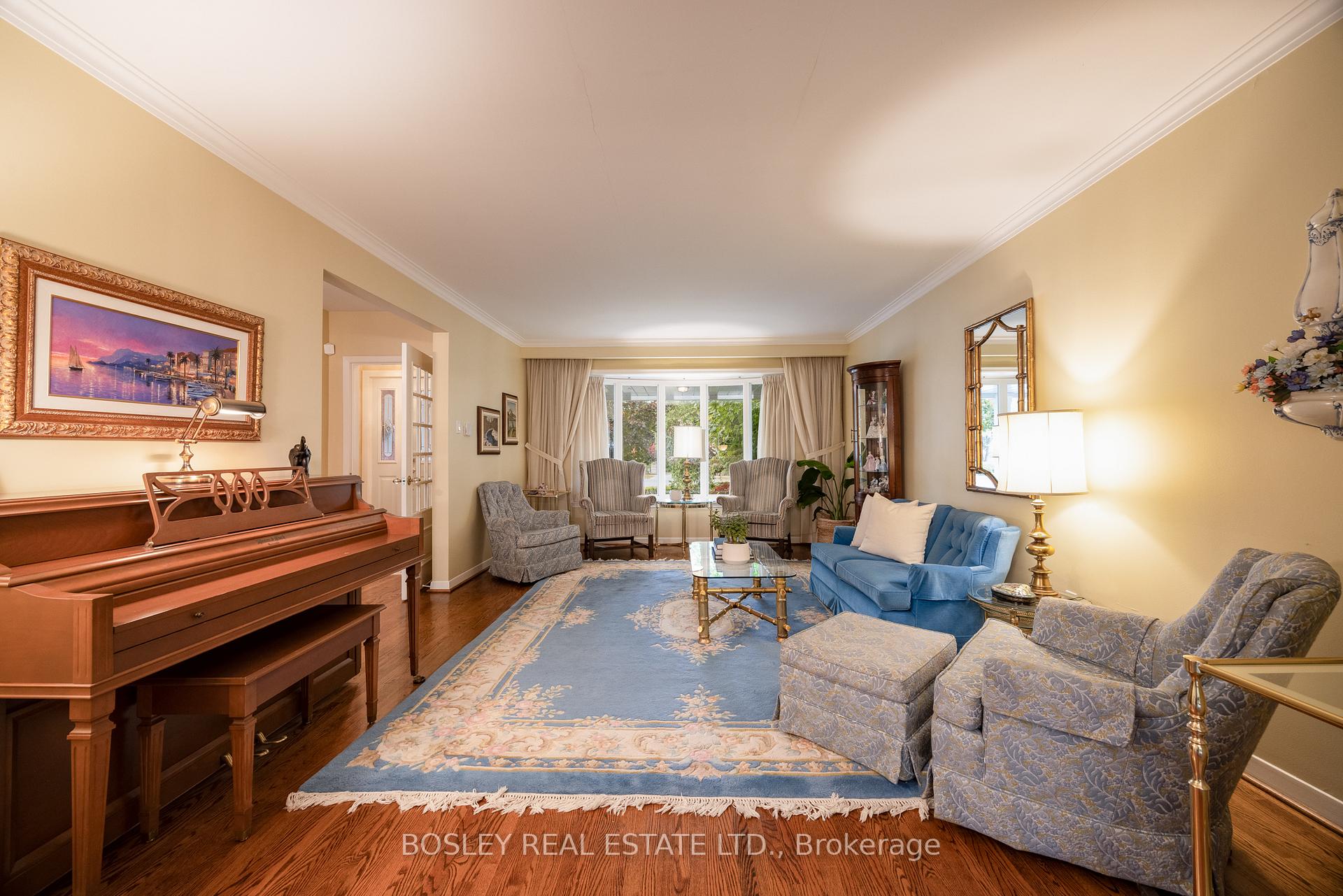 195 Upper Canada Dr, Toronto, ON M2P1T2 | 4 Bedroom 3 Bathroom Detached House | Image 7