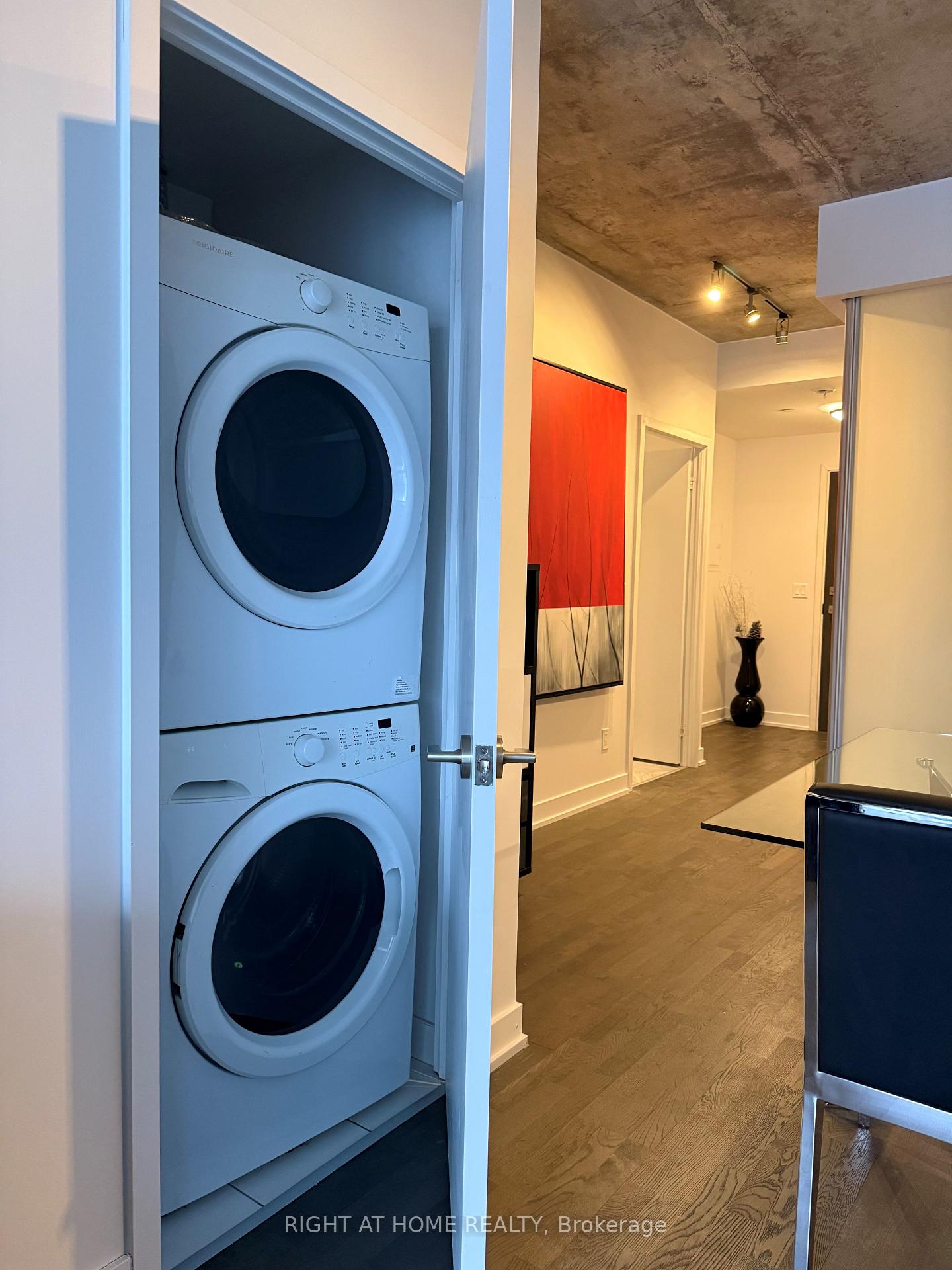 #306 - 1238 Dundas St E, Toronto, ON M4M2T1 | 2 Bedroom 2 Bathroom Condo Apt | Image 9