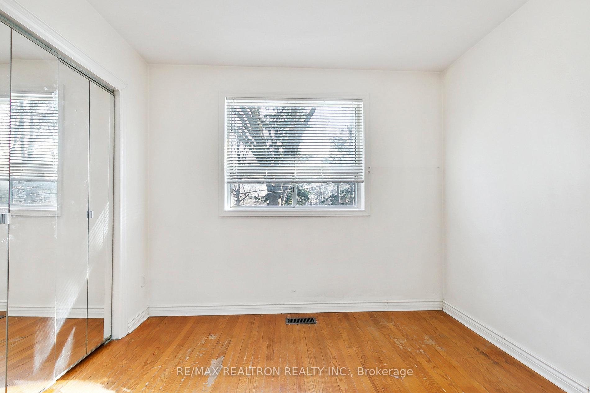 139 Pandora Circ, Toronto, ON M1H1V8 | 3 Bedroom 2 Bathroom Detached House | Image 11
