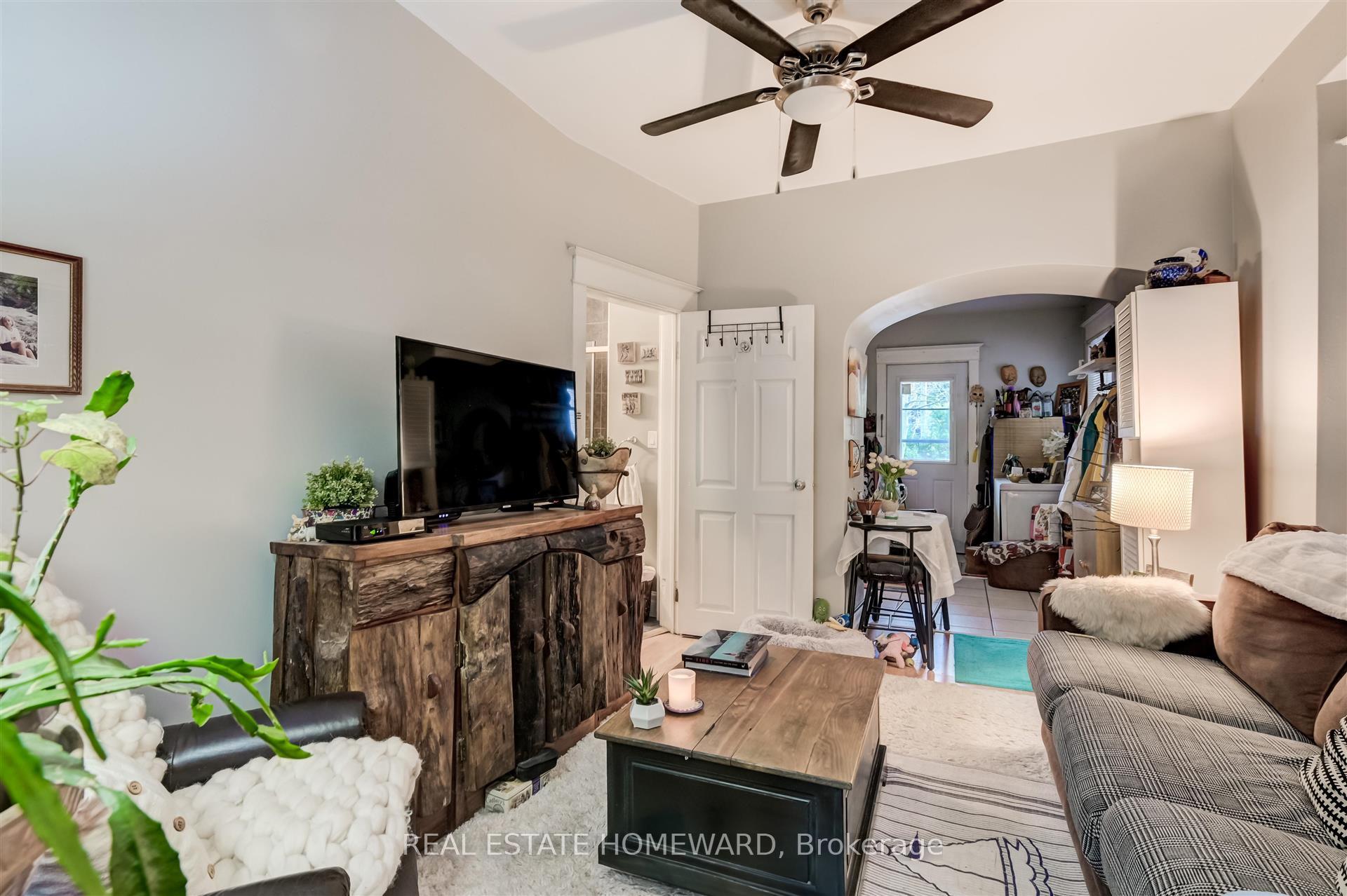 167 Wineva Ave, Toronto, ON M4E2T5 | 3 Bedroom 4 Bathroom Detached House | Image 19