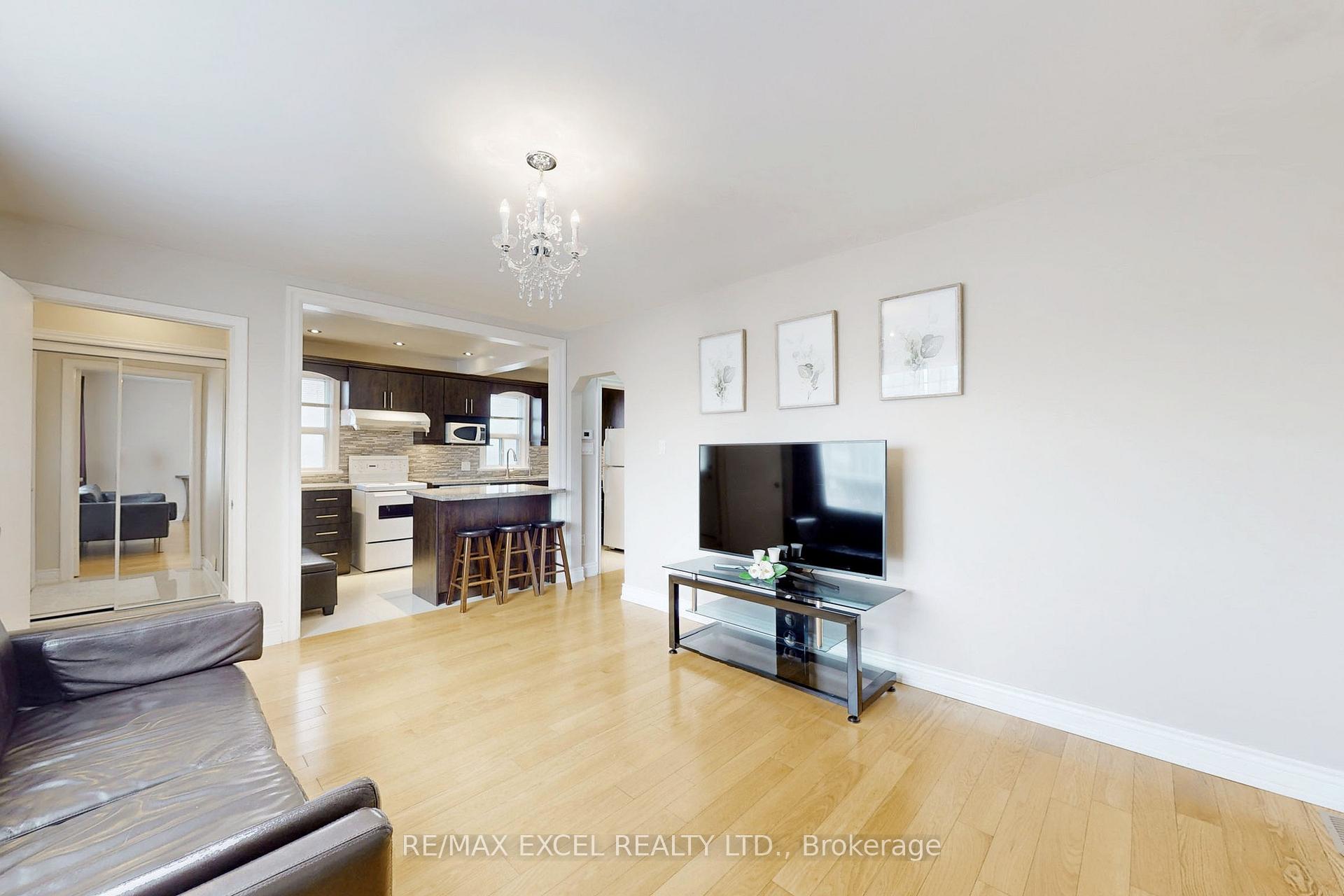 57 Ellington Dr, Toronto, ON M1R3X6 | 3 Bedroom 2 Bathroom Detached House | Image 8
