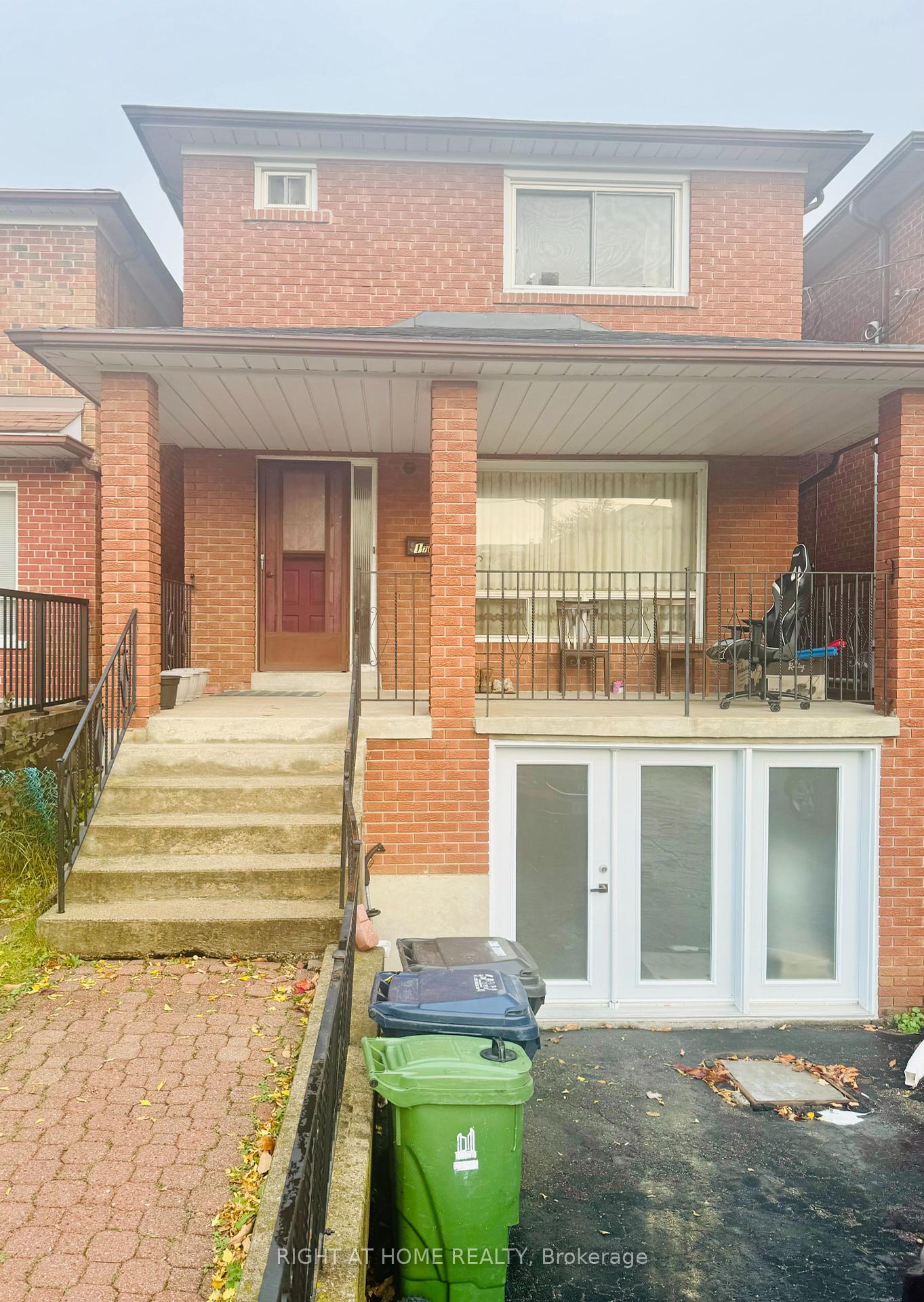 17A south woodrow Blvd, Toronto, ON M1N3L5 | 3 Bedroom 2 Bathroom Detached House