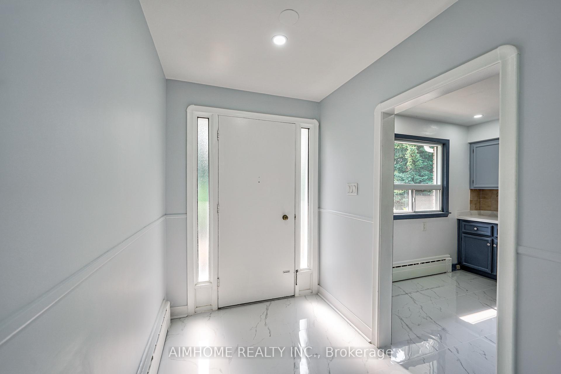 193 Scarboro Cres, Toronto, ON M1M2J6 | 3 Bedroom 3 Bathroom Detached House | Image 2