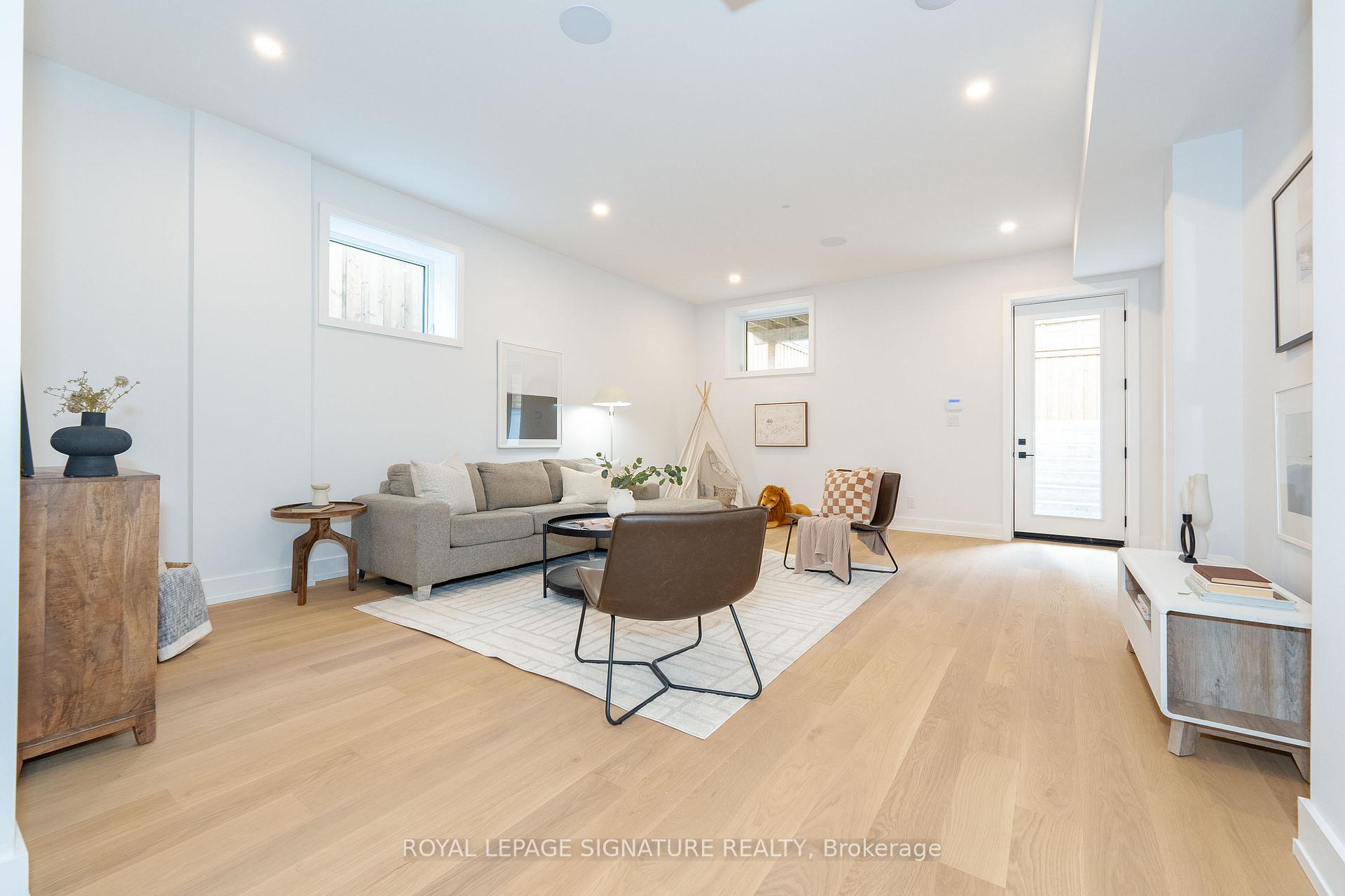 99 Yardley Ave, Toronto, ON M4B2A9 | 4 Bedroom 5 Bathroom Detached House | Image 31