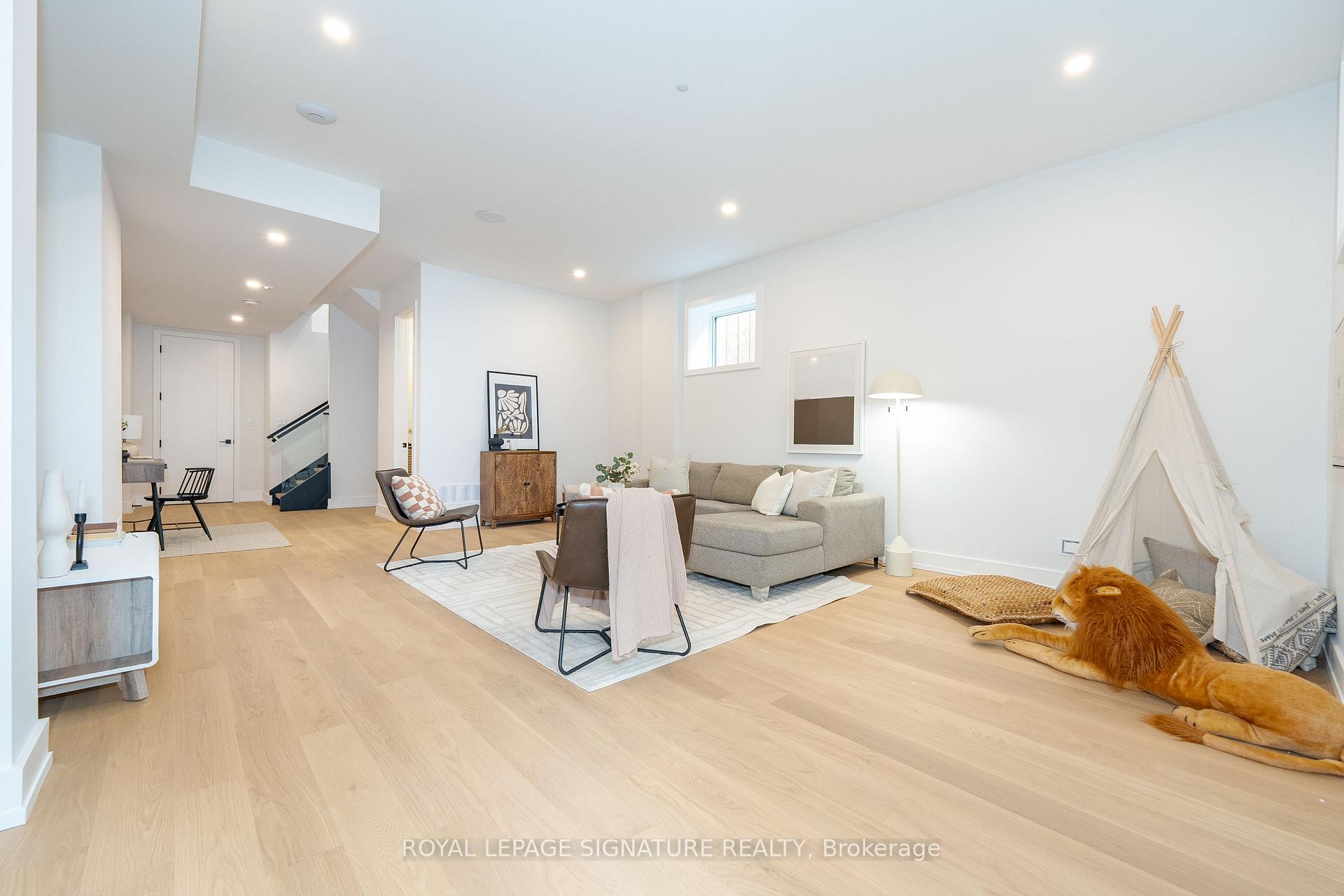 99 Yardley Ave, Toronto, ON M4B2A9 | 4 Bedroom 5 Bathroom Detached House | Image 32