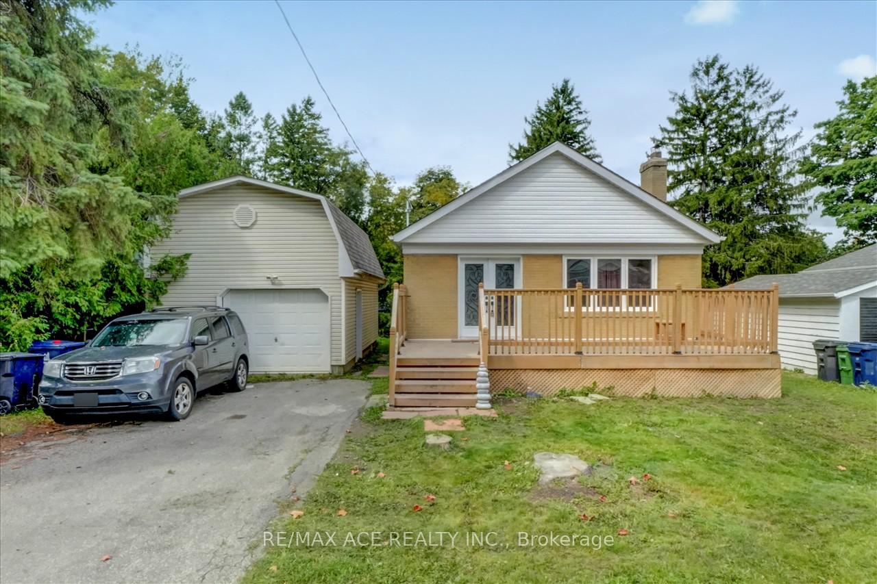20 Martindale Rd, Toronto, ON M1M2B7 | 3 Bedroom 3 Bathroom Detached House | Image 1