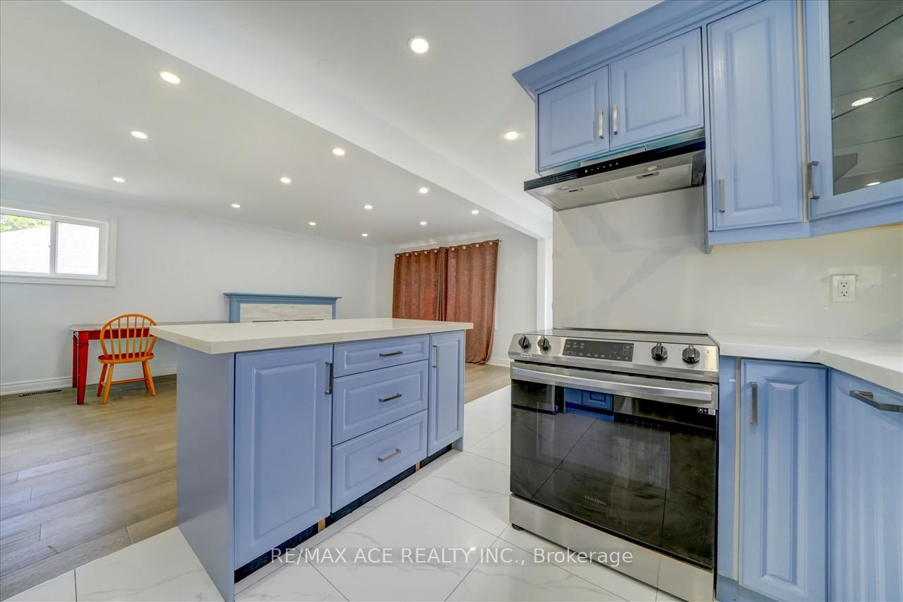 20 Martindale Rd, Toronto, ON M1M2B7 | 3 Bedroom 3 Bathroom Detached House | Image 11