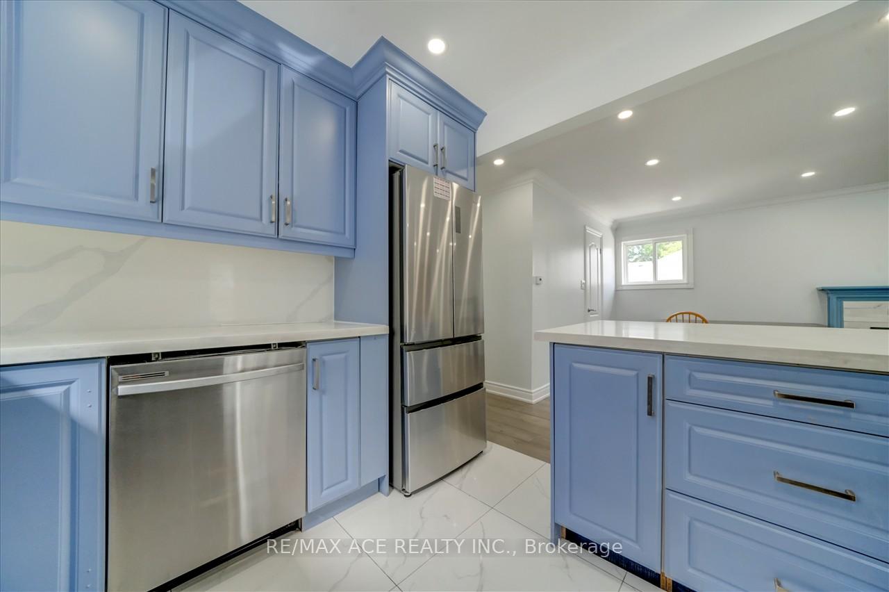 20 Martindale Rd, Toronto, ON M1M2B7 | 3 Bedroom 3 Bathroom Detached House | Image 12