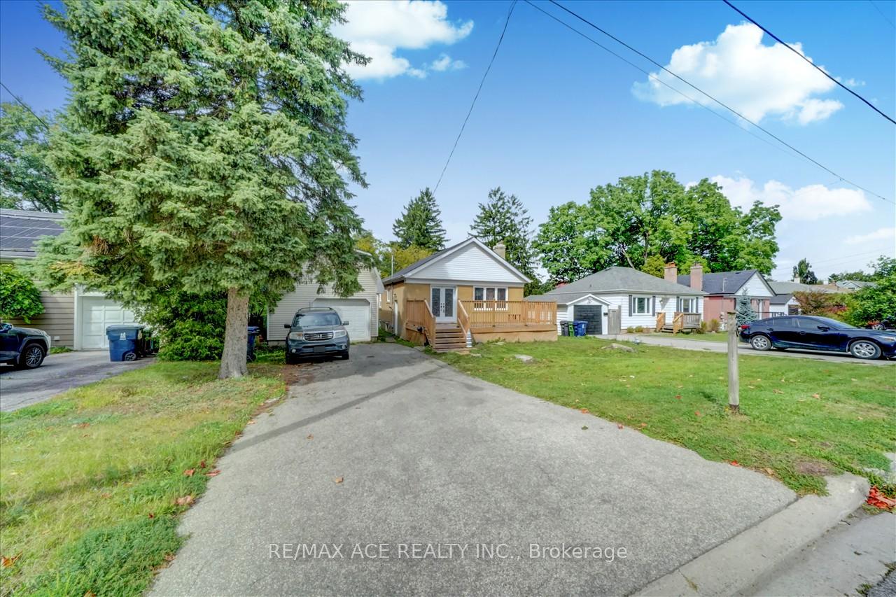 20 Martindale Rd, Toronto, ON M1M2B7 | 3 Bedroom 3 Bathroom Detached House | Image 3