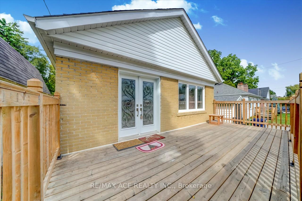 20 Martindale Rd, Toronto, ON M1M2B7 | 3 Bedroom 3 Bathroom Detached House | Image 5