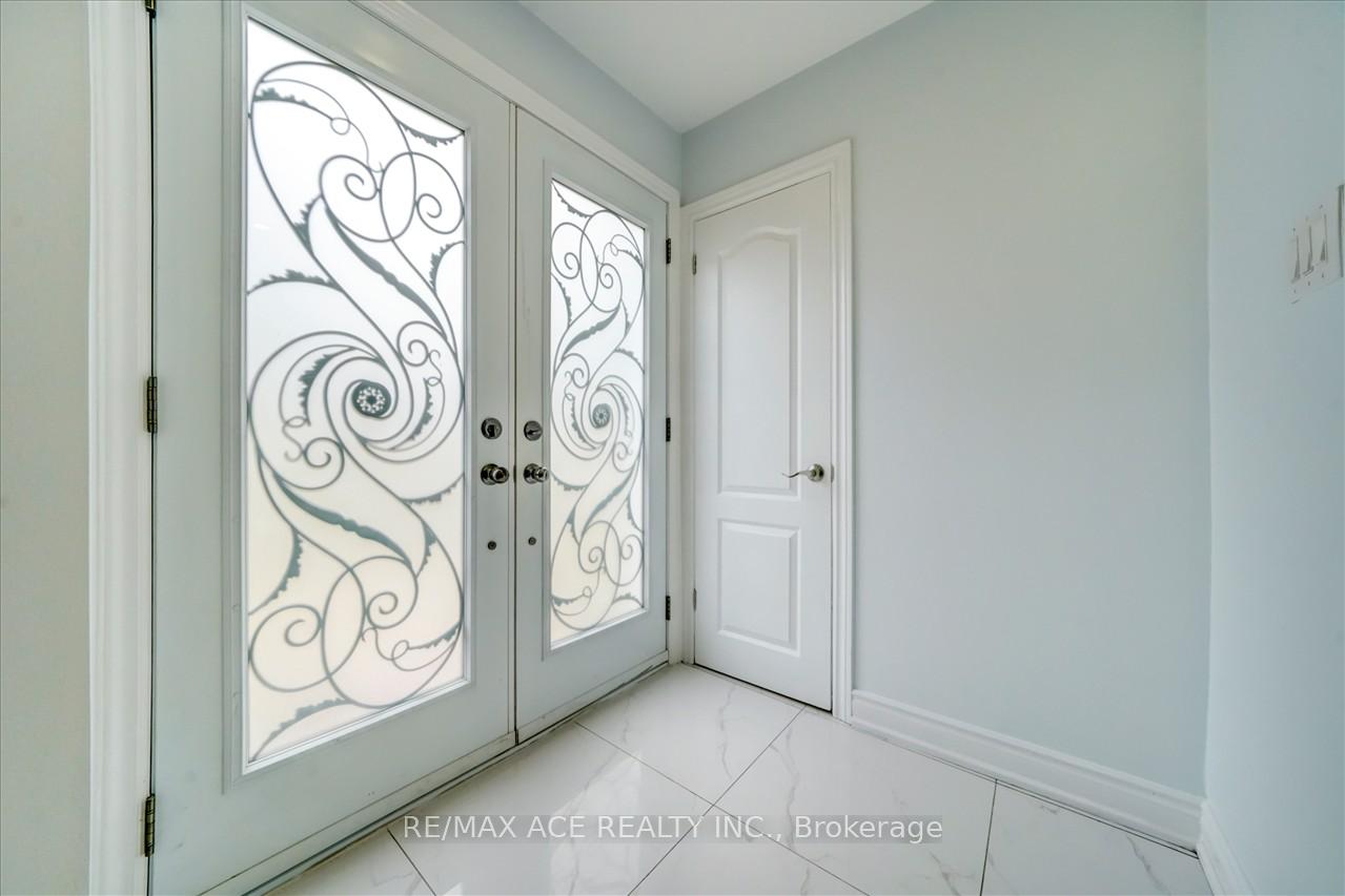 20 Martindale Rd, Toronto, ON M1M2B7 | 3 Bedroom 3 Bathroom Detached House | Image 6