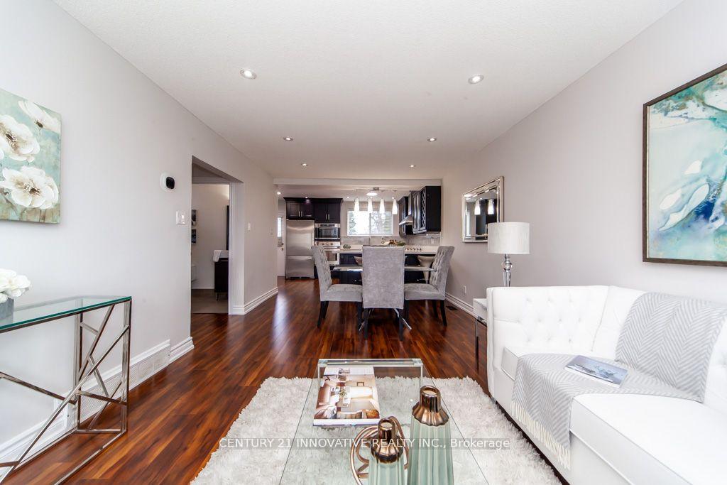 135 Queensbury Ave, Toronto, ON M1N2X8 | 3 Bedroom 3 Bathroom Detached House | Image 11