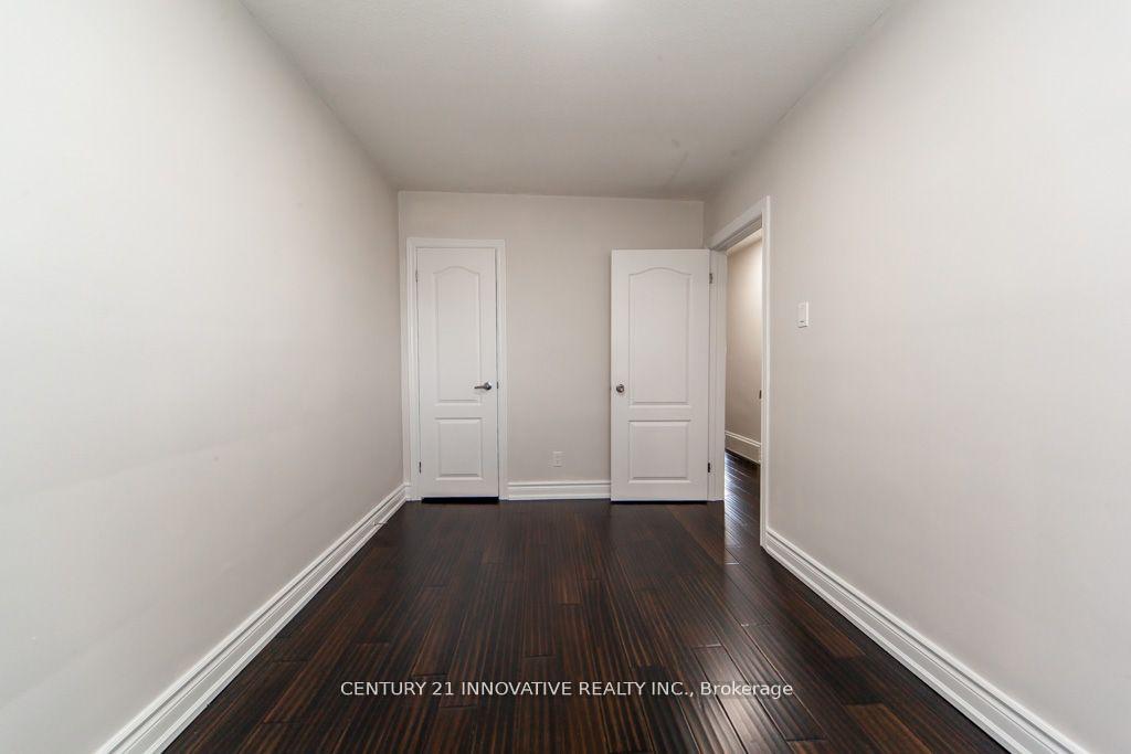 135 Queensbury Ave, Toronto, ON M1N2X8 | 3 Bedroom 3 Bathroom Detached House | Image 17