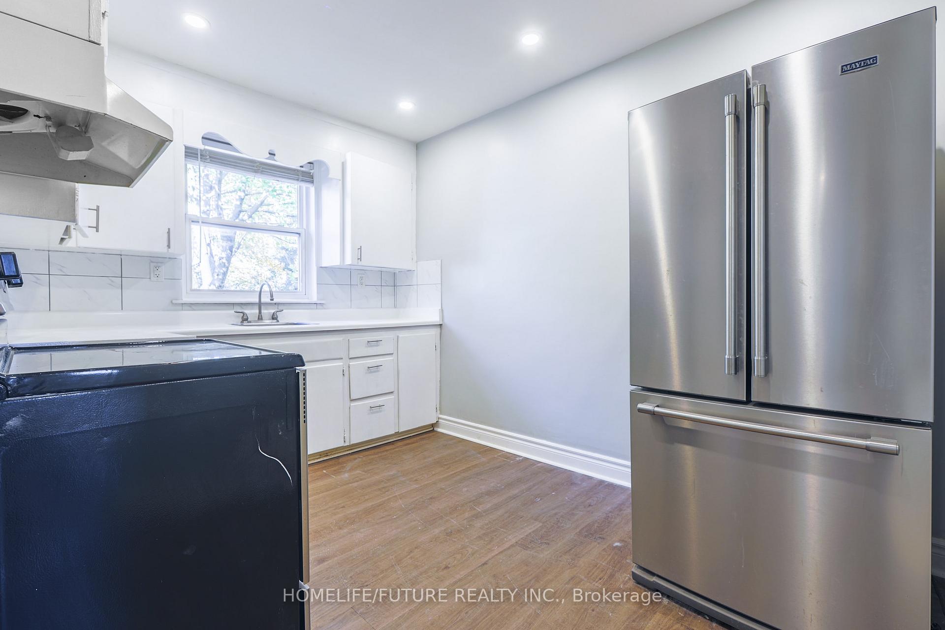 226 Oakridge Dr, Toronto, ON M1M2B3 | 3 Bedroom 2 Bathroom Detached House | Image 14