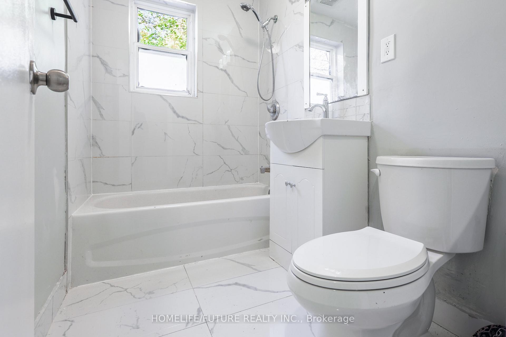 226 Oakridge Dr, Toronto, ON M1M2B3 | 3 Bedroom 2 Bathroom Detached House | Image 17