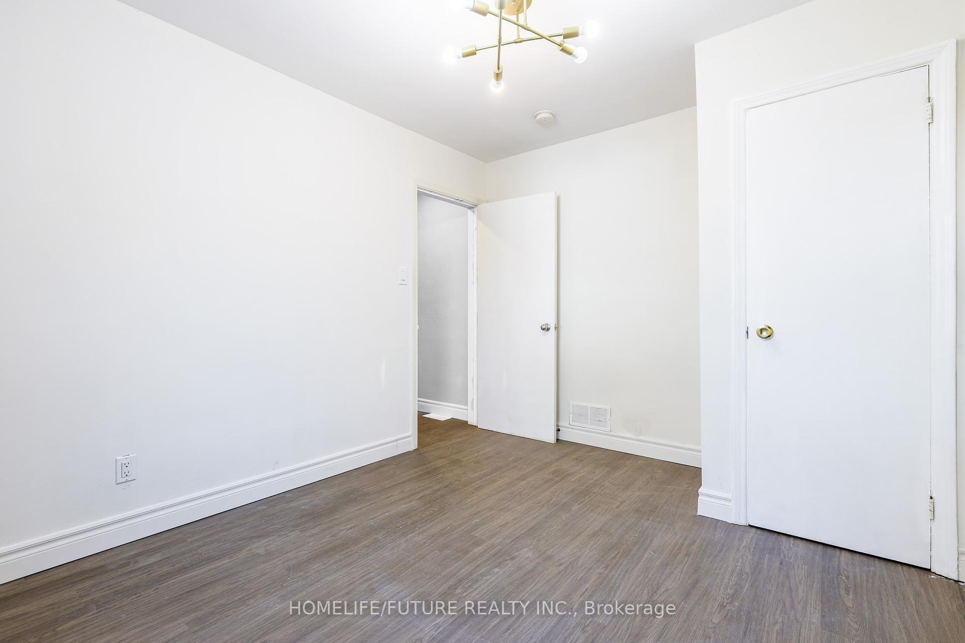 226 Oakridge Dr, Toronto, ON M1M2B3 | 3 Bedroom 2 Bathroom Detached House | Image 20