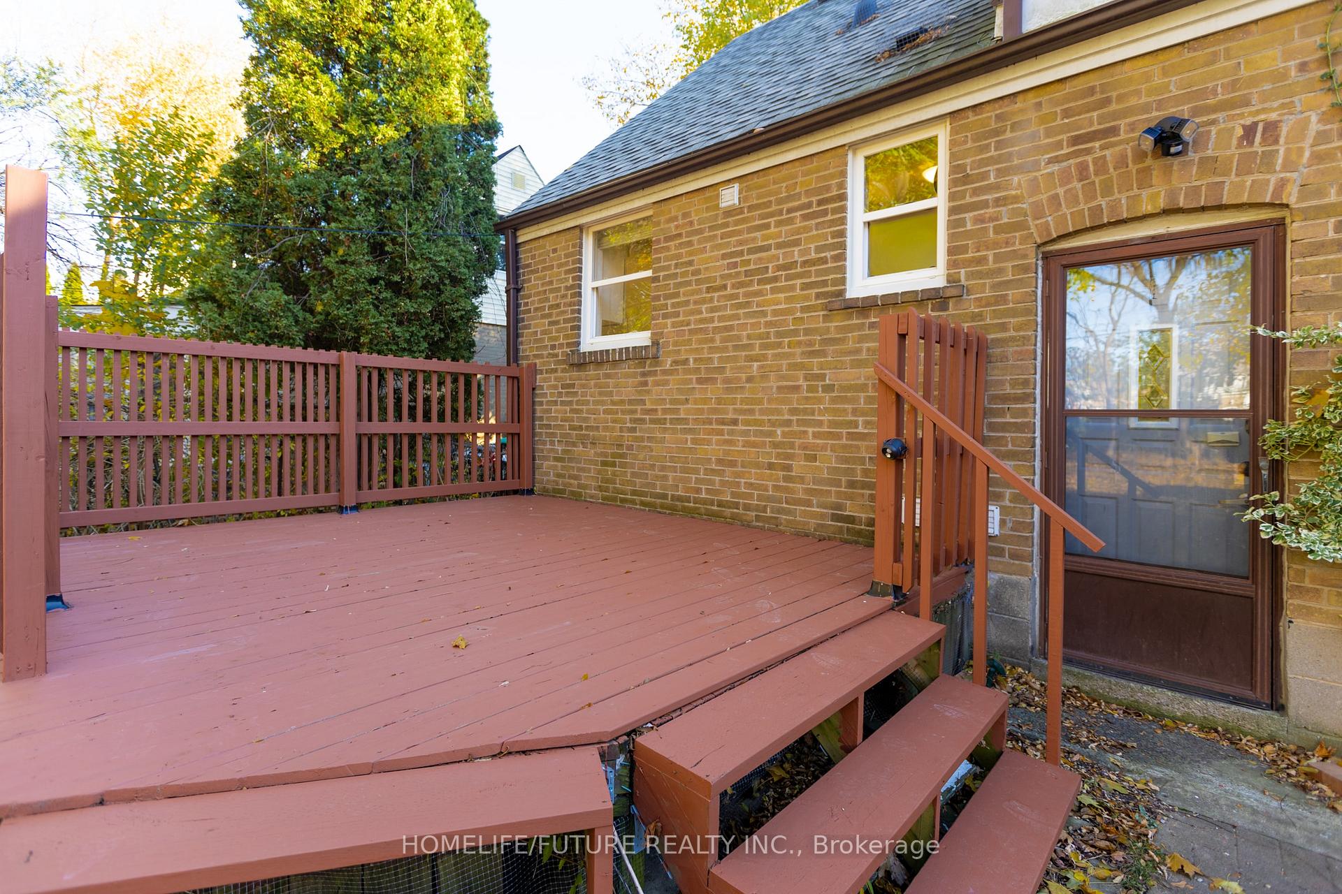 226 Oakridge Dr, Toronto, ON M1M2B3 | 3 Bedroom 2 Bathroom Detached House | Image 34
