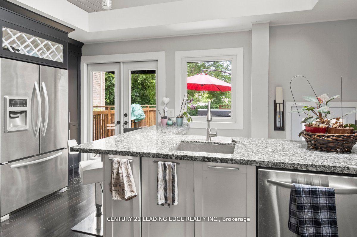 25 Eastwood Ave, Toronto, ON M1N3G9 | 3 Bedroom 3 Bathroom Detached House | Image 12