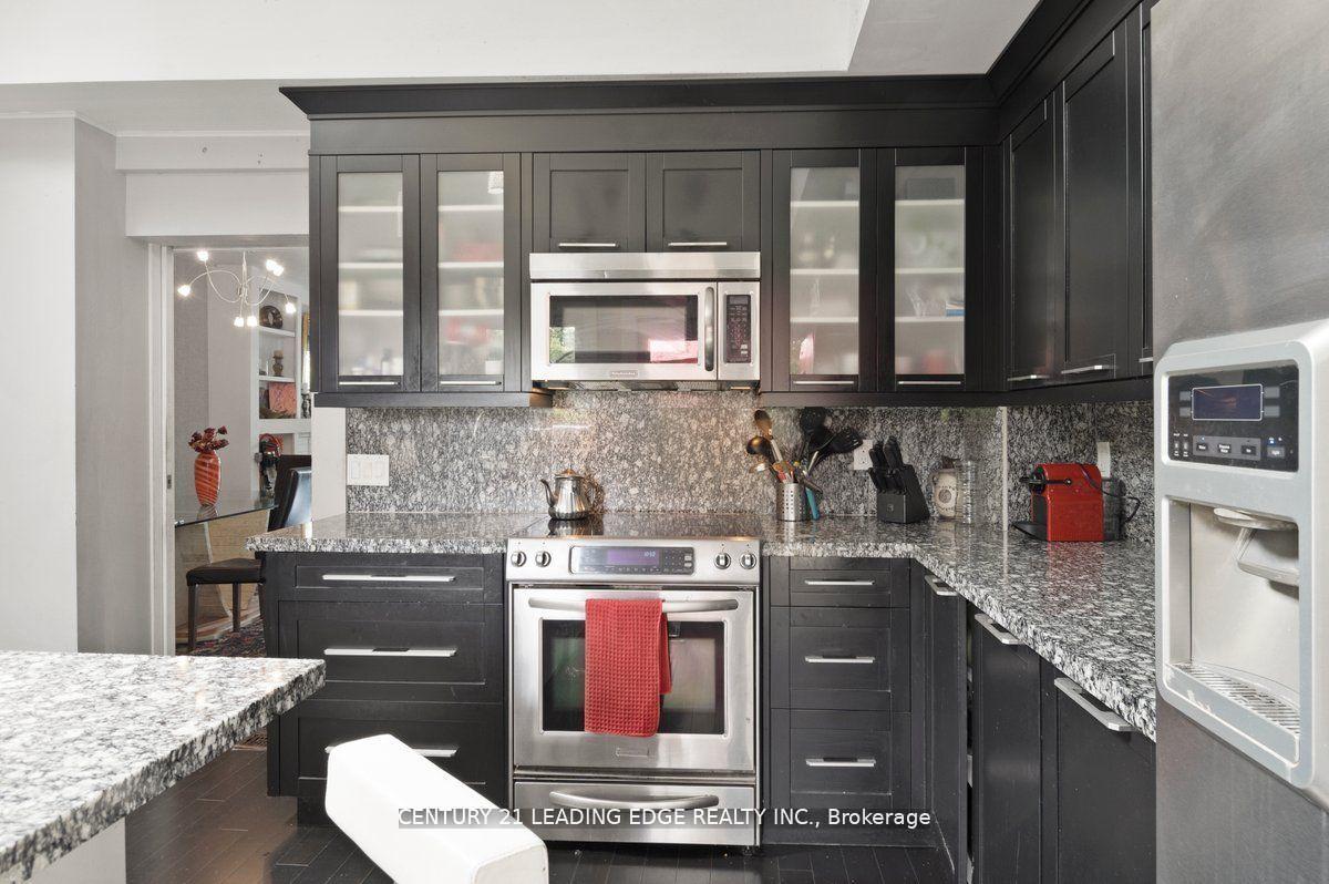 25 Eastwood Ave, Toronto, ON M1N3G9 | 3 Bedroom 3 Bathroom Detached House | Image 13