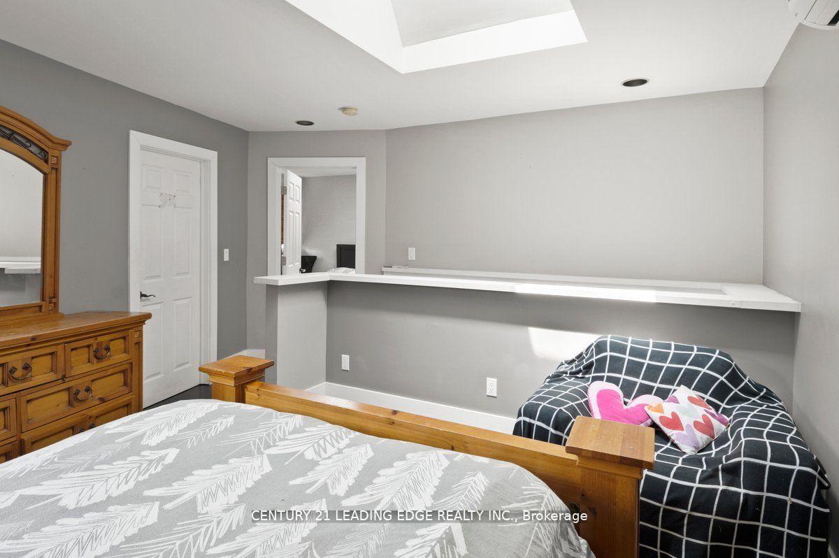 25 Eastwood Ave, Toronto, ON M1N3G9 | 3 Bedroom 3 Bathroom Detached House | Image 17