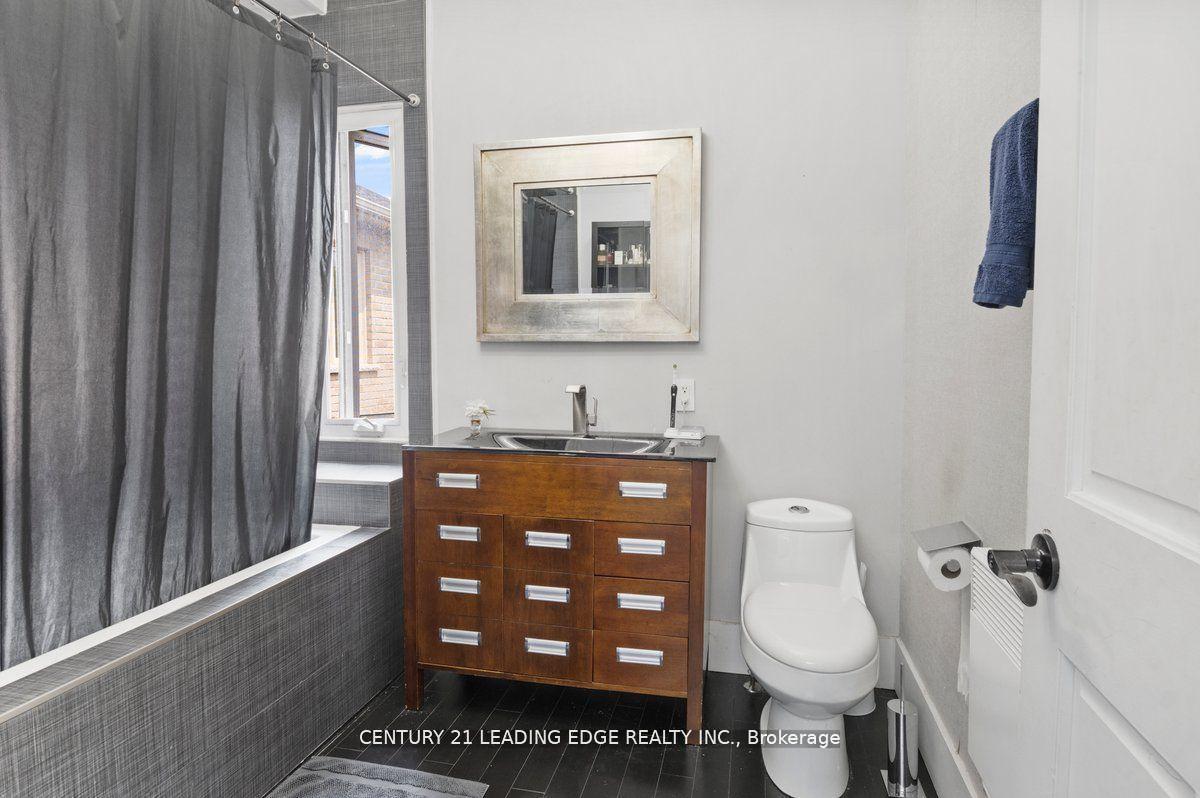 25 Eastwood Ave, Toronto, ON M1N3G9 | 3 Bedroom 3 Bathroom Detached House | Image 20