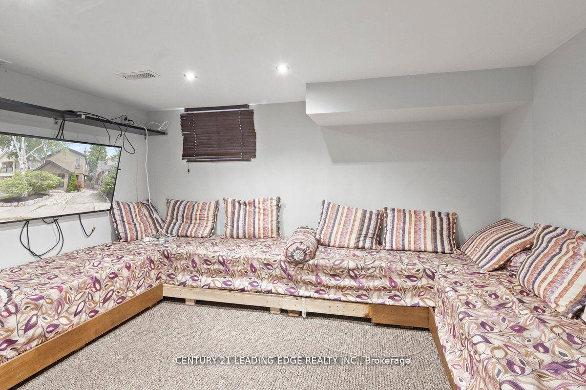 25 Eastwood Ave, Toronto, ON M1N3G9 | 3 Bedroom 3 Bathroom Detached House | Image 23