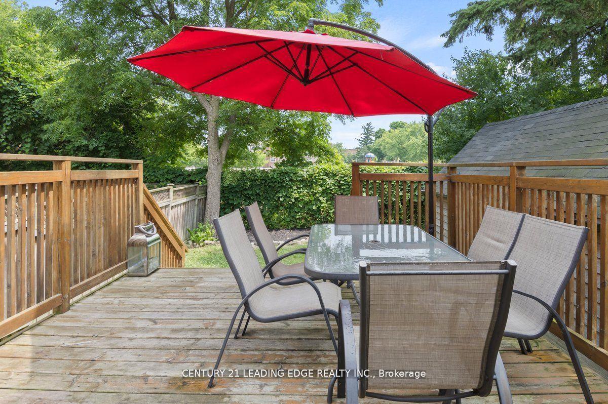 25 Eastwood Ave, Toronto, ON M1N3G9 | 3 Bedroom 3 Bathroom Detached House | Image 27