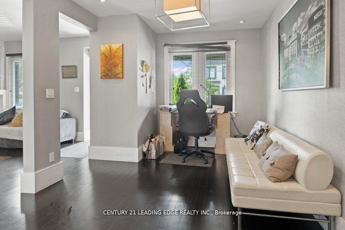 25 Eastwood Ave, Toronto, ON M1N3G9 | 3 Bedroom 3 Bathroom Detached House | Image 8