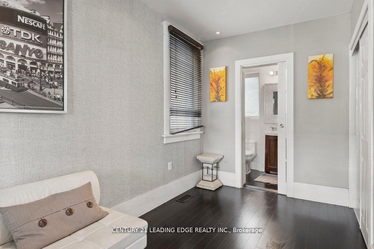 25 Eastwood Ave, Toronto, ON M1N3G9 | 3 Bedroom 3 Bathroom Detached House | Image 9