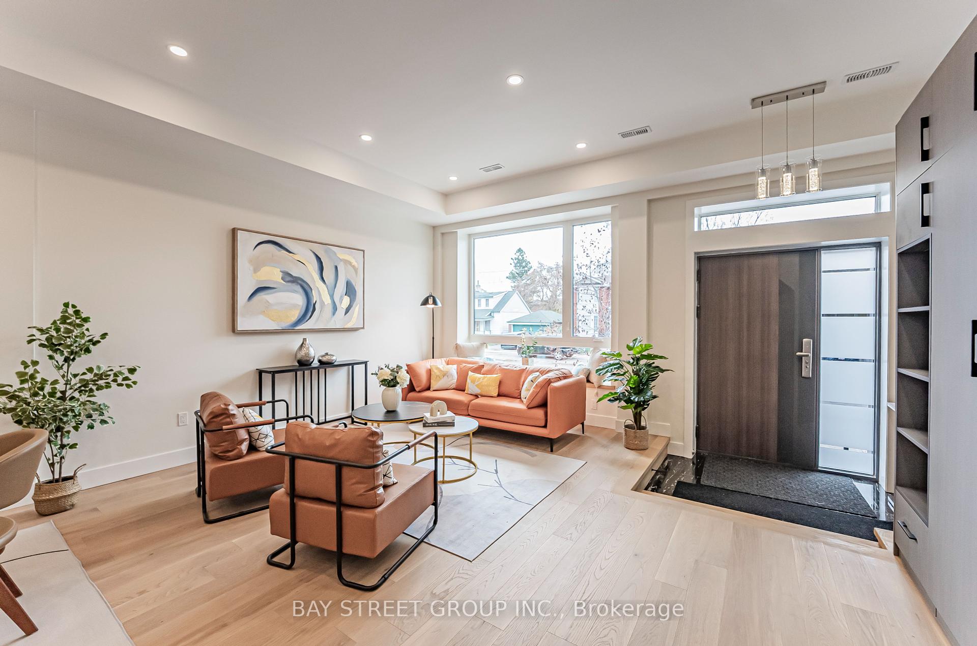 850 Cosburn Ave, Toronto, ON M4C2W2 | 4 Bedroom 5 Bathroom Detached House | Image 4