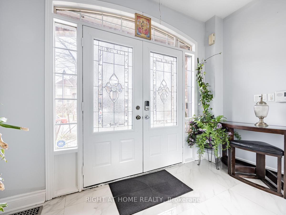 34 Loggerhead Grve, Toronto, ON M1X1T7 | 4 Bedroom 4 Bathroom Detached House | Image 4