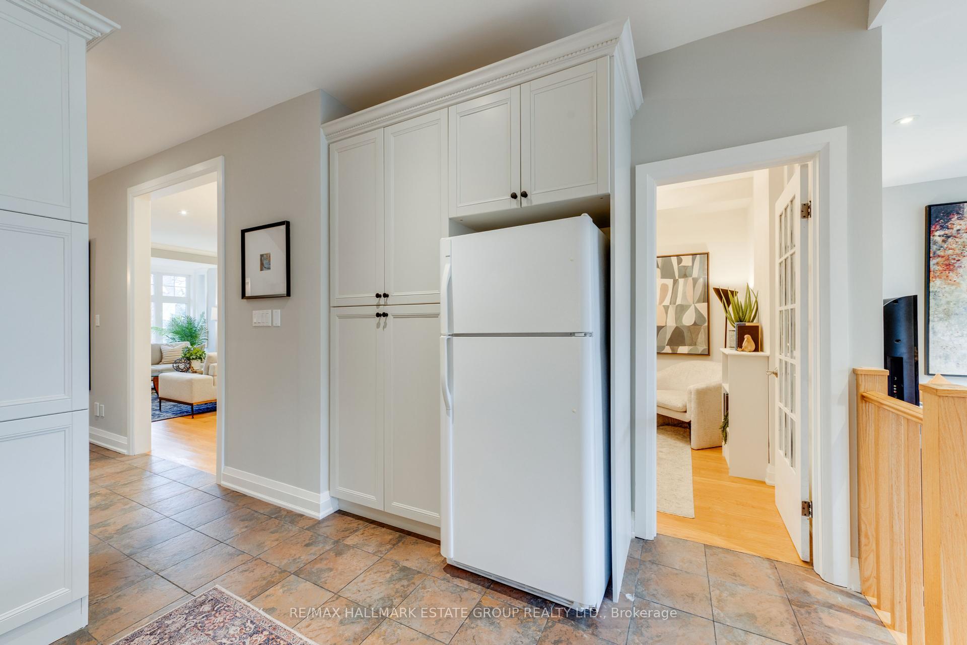 42 Waverley Rd, Toronto, ON M4L3T1 | 4 Bedroom 3 Bathroom Detached House | Image 12