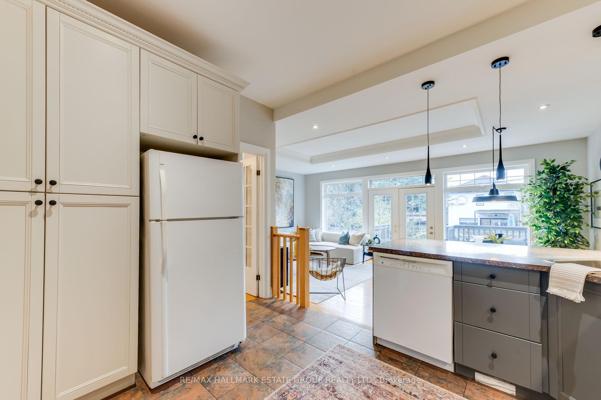42 Waverley Rd, Toronto, ON M4L3T1 | 4 Bedroom 3 Bathroom Detached House | Image 15