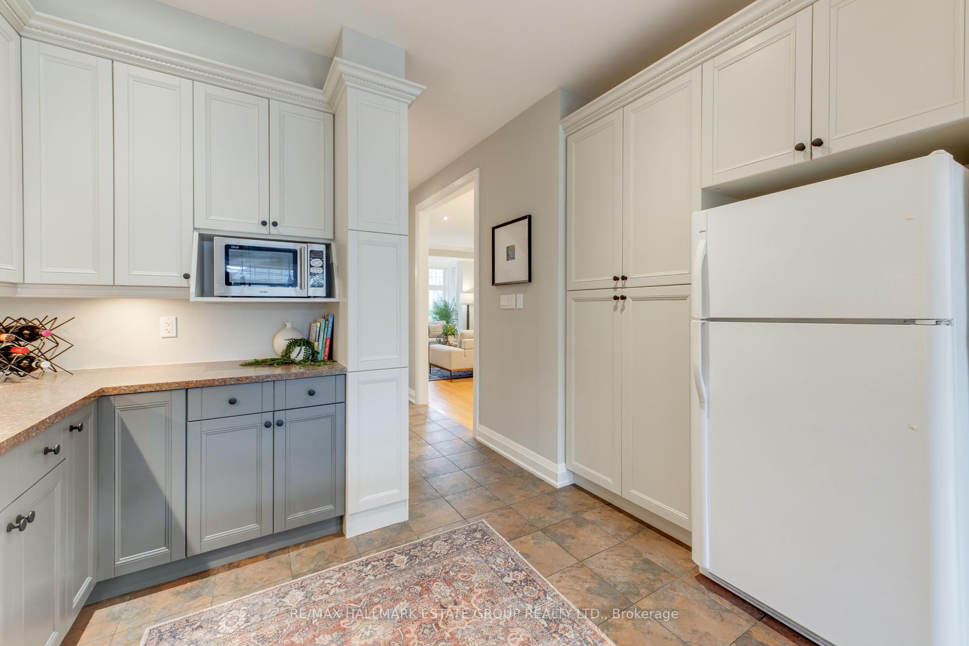 42 Waverley Rd, Toronto, ON M4L3T1 | 4 Bedroom 3 Bathroom Detached House | Image 16