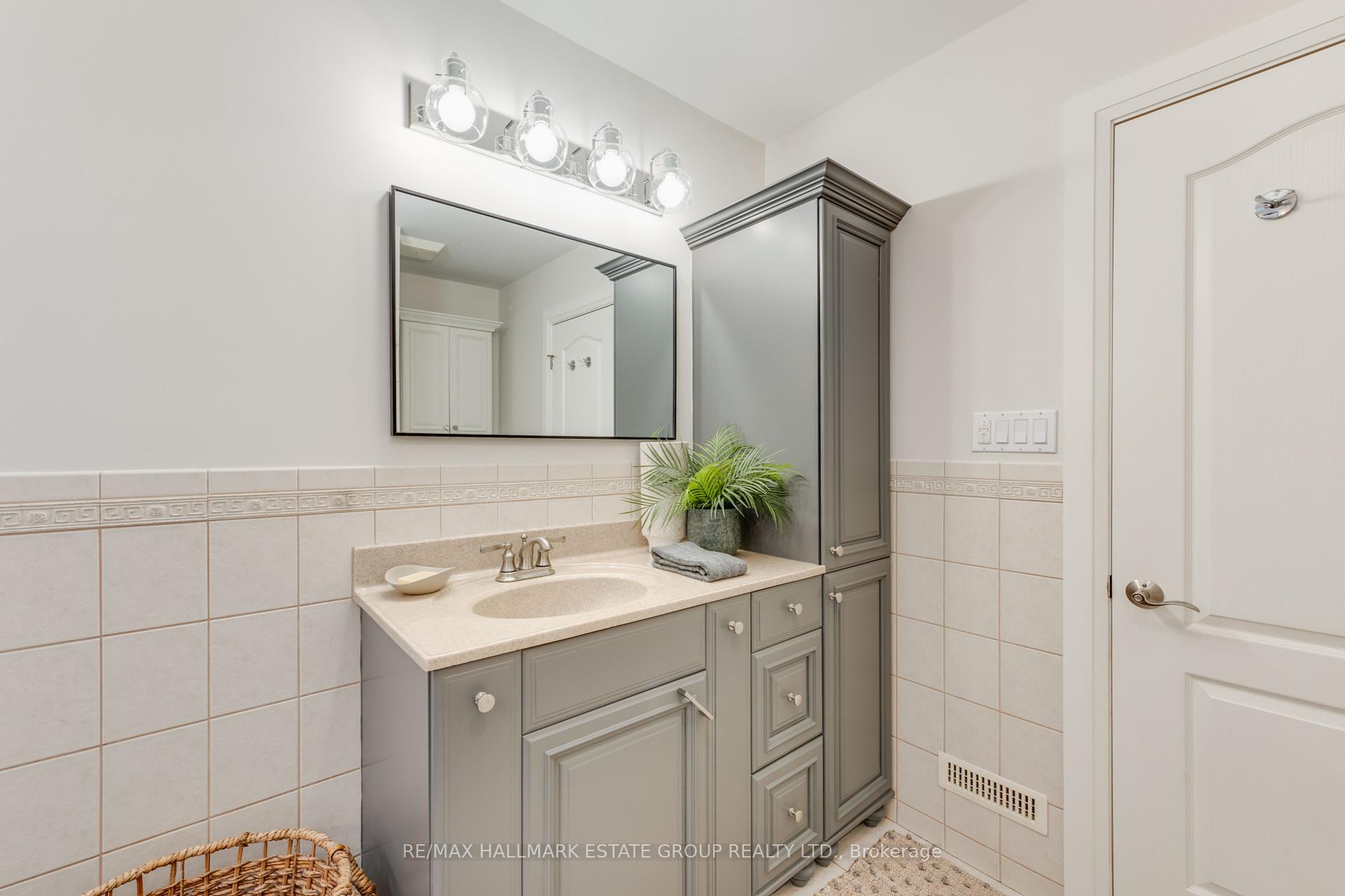 42 Waverley Rd, Toronto, ON M4L3T1 | 4 Bedroom 3 Bathroom Detached House | Image 33
