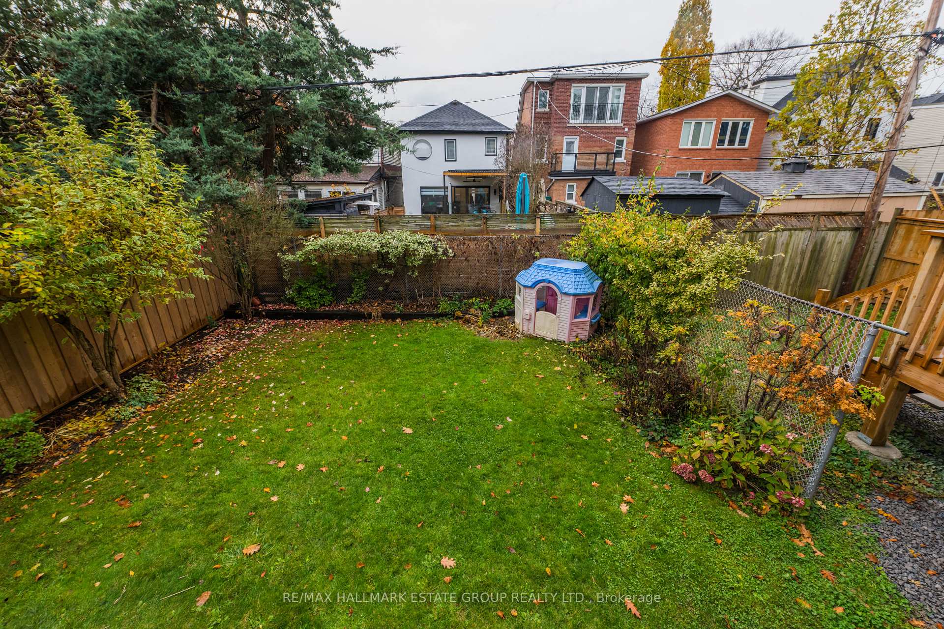 42 Waverley Rd, Toronto, ON M4L3T1 | 4 Bedroom 3 Bathroom Detached House | Image 37