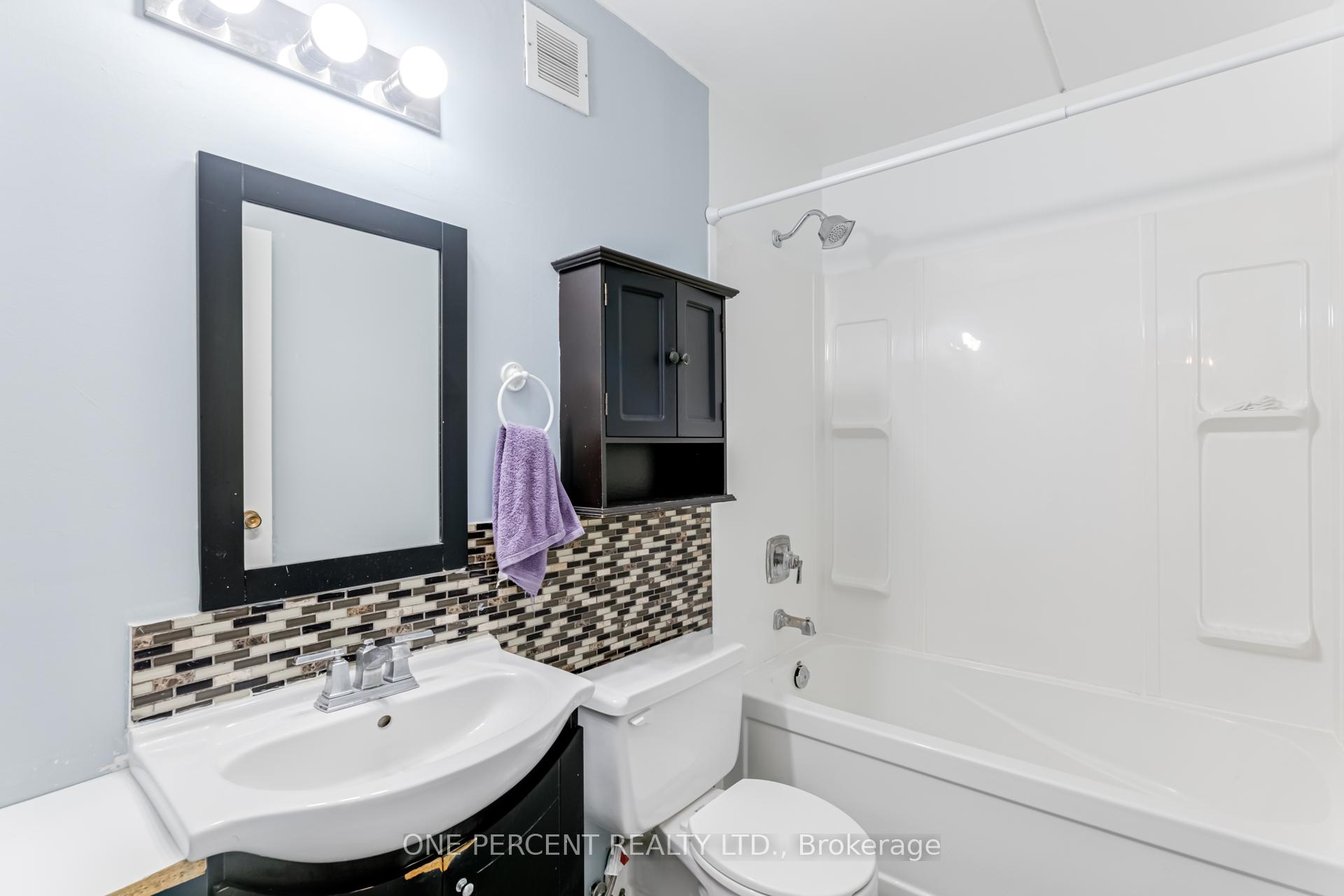 #1106 - 2 Glamorgan Ave, Toronto, ON M1P2M8 | 1 Bedroom 1 Bathroom Condo Apt | Image 15