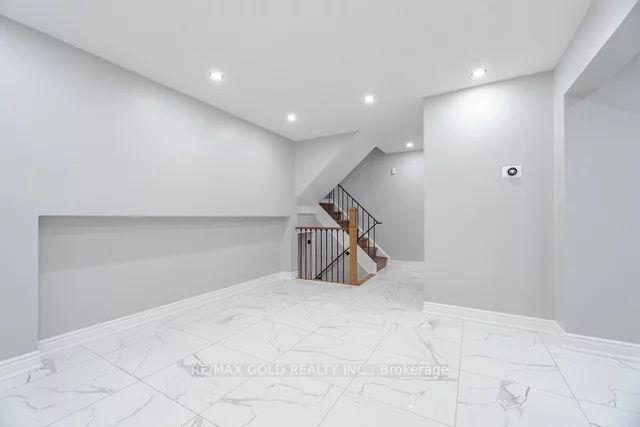 137 Dean Park Rd, Toronto, ON M1B2W8 | 4 Bedroom 4 Bathroom Detached House | Image 10