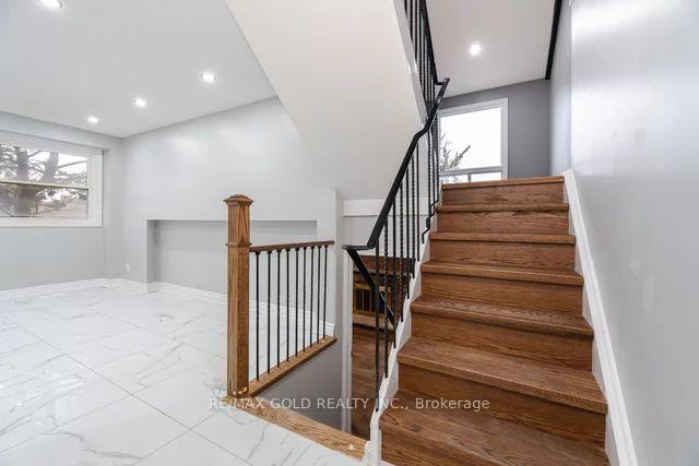 137 Dean Park Rd, Toronto, ON M1B2W8 | 4 Bedroom 4 Bathroom Detached House | Image 14