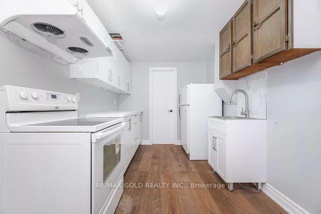 137 Dean Park Rd, Toronto, ON M1B2W8 | 4 Bedroom 4 Bathroom Detached House | Image 35