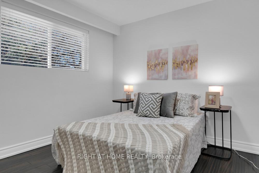 135 Queensbury Ave, Toronto, ON M1N2X8 | 3 Bedroom 3 Bathroom Detached House | Image 10